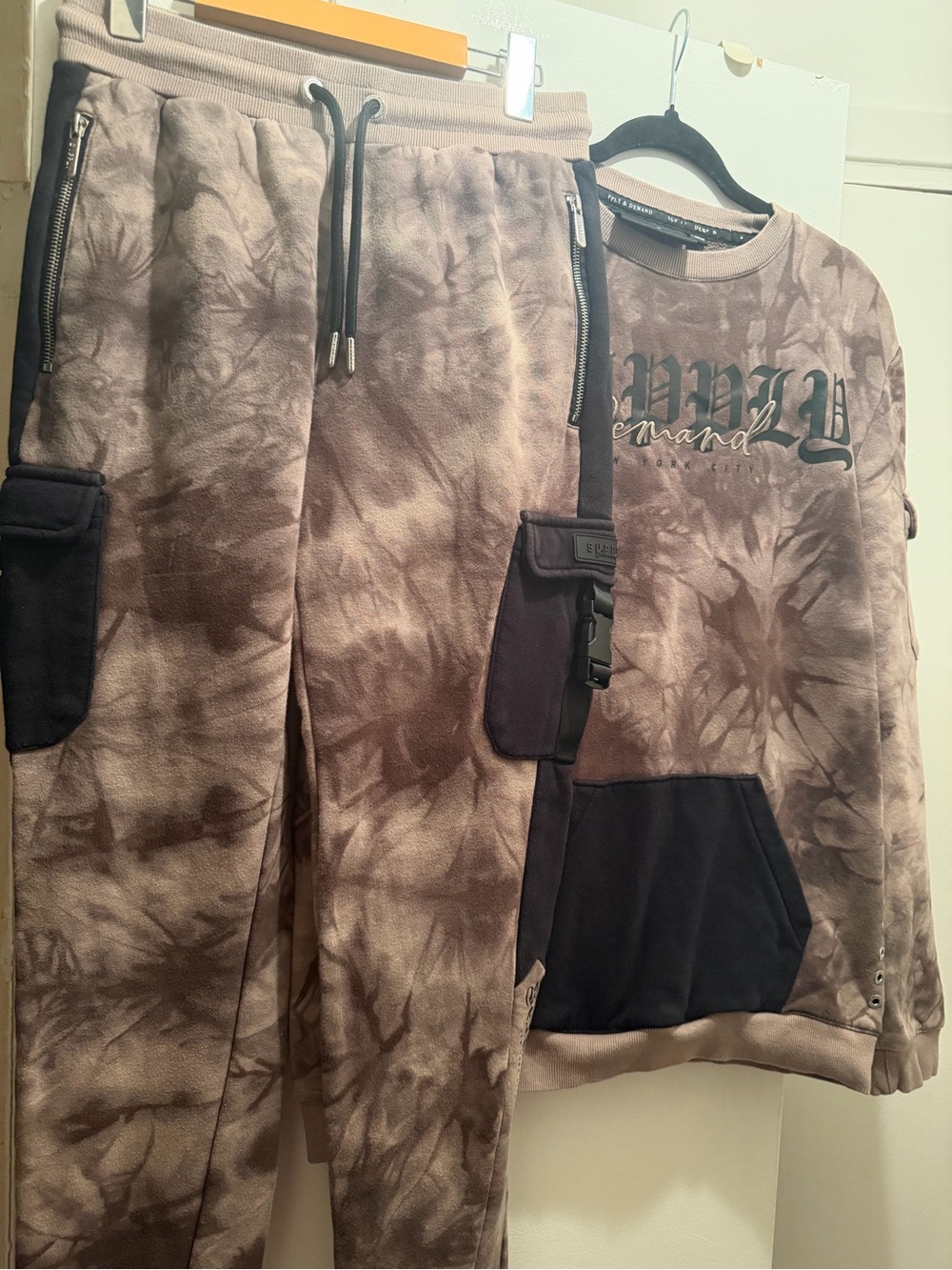 Tie-Dye Cargo Sweatshirt & Joggers Set - Brown Tie-Dye * Minimals wash wear *